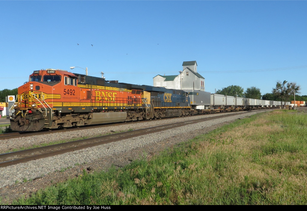 BNSF 5492 East